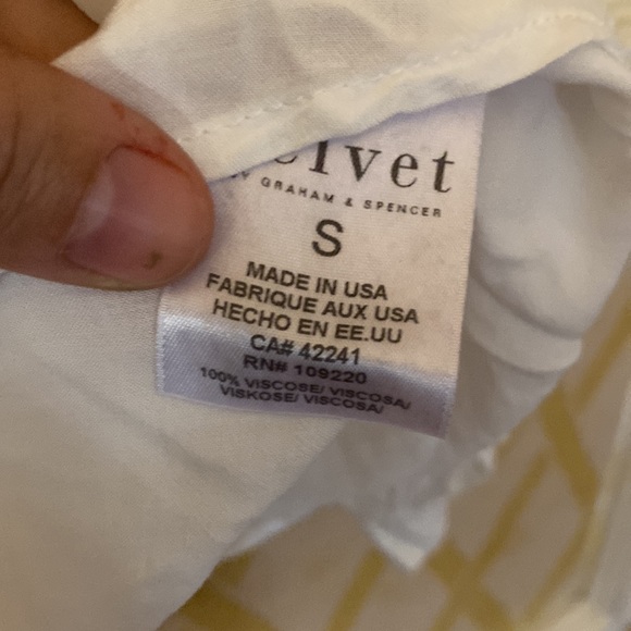 Light summery blouse! Perfect for hot weather! - Picture 5 of 5